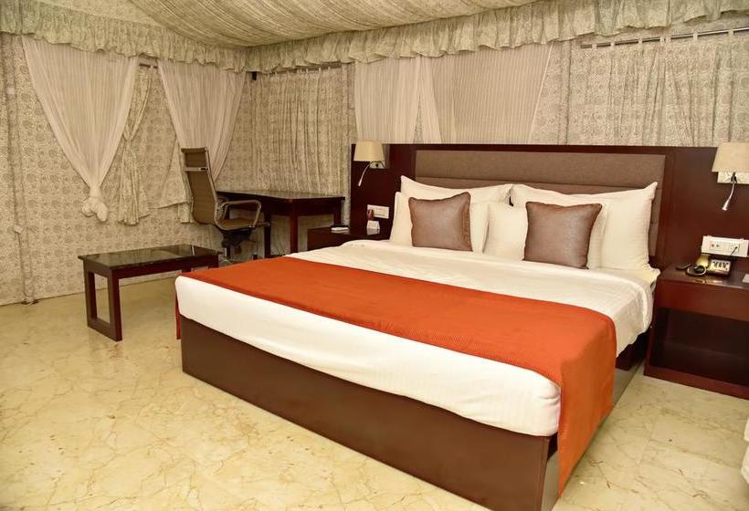 Pride Hotel & Convention Centre Indore 17