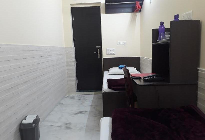 Red Squirrel Hostel 5