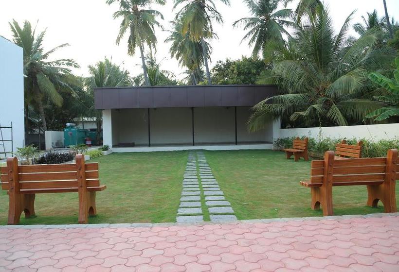 Hotel The Palm Residency 8