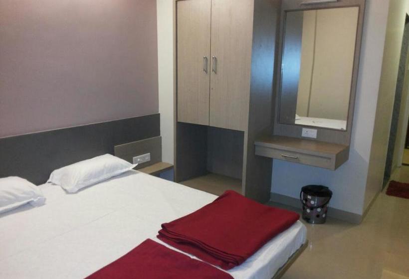 Hotel Bhagwati Lodging 11