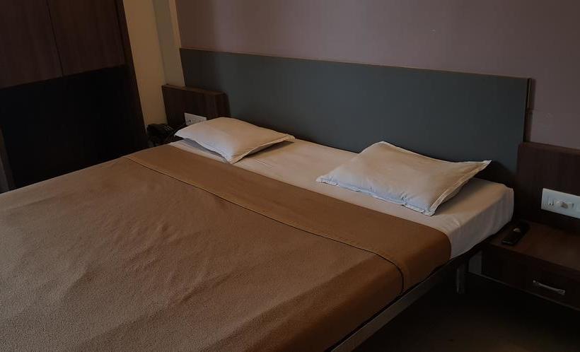 Hotel Bhagwati Lodging 12