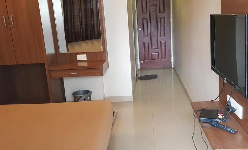 Hotel Bhagwati Lodging 17