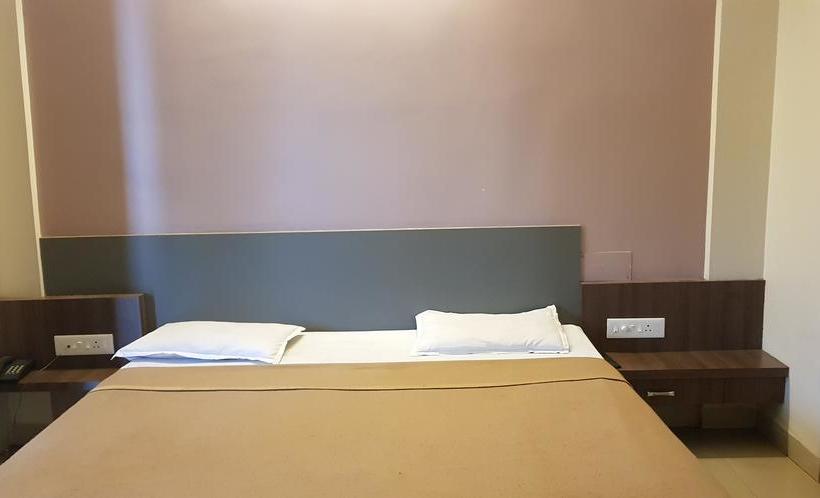 Hotel Bhagwati Lodging 18