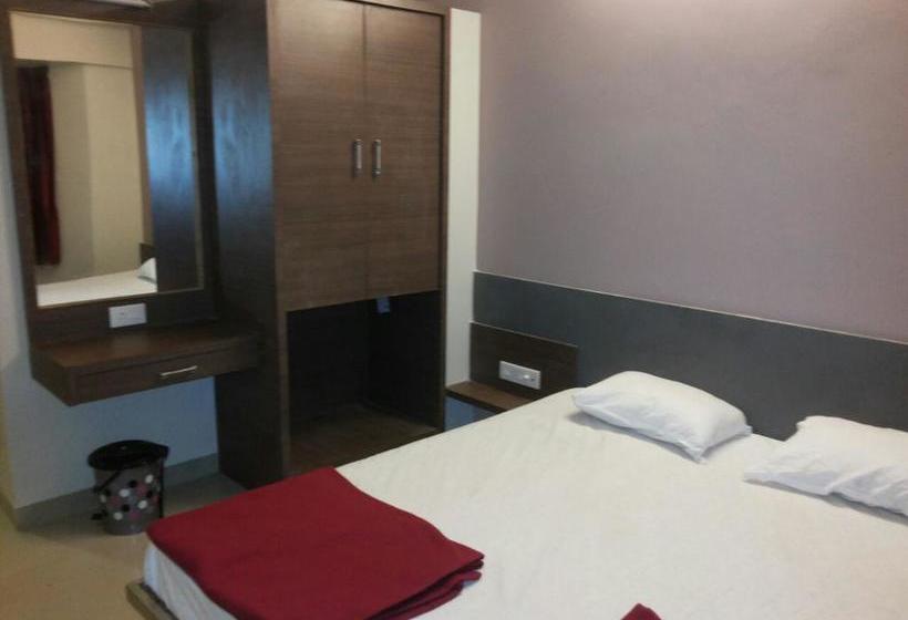 Hotel Bhagwati Lodging 9