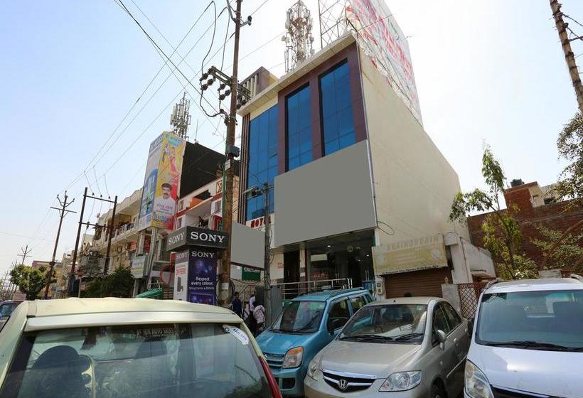 Hotel Oyo 13475 Kn Plaza 1