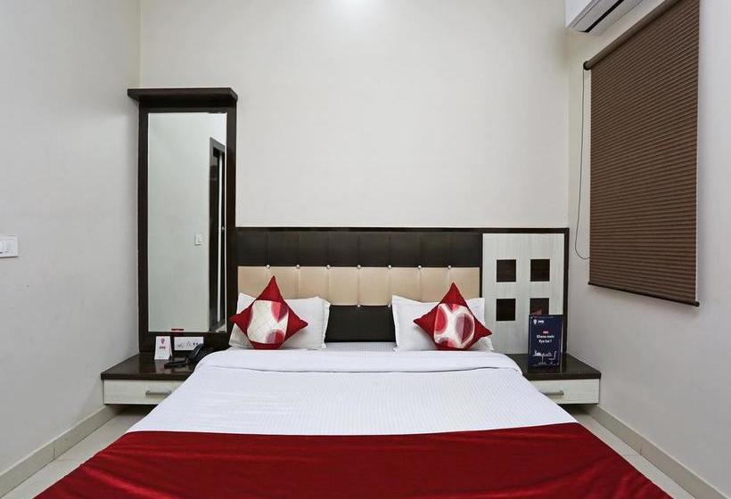 Hotel Oyo 13475 Kn Plaza 10