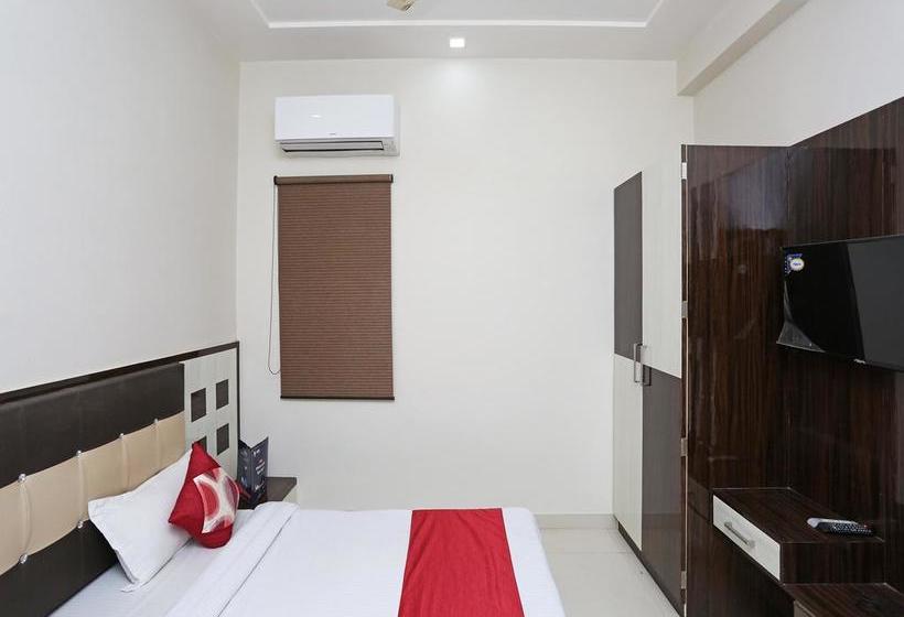 Hotel Oyo 13475 Kn Plaza 14