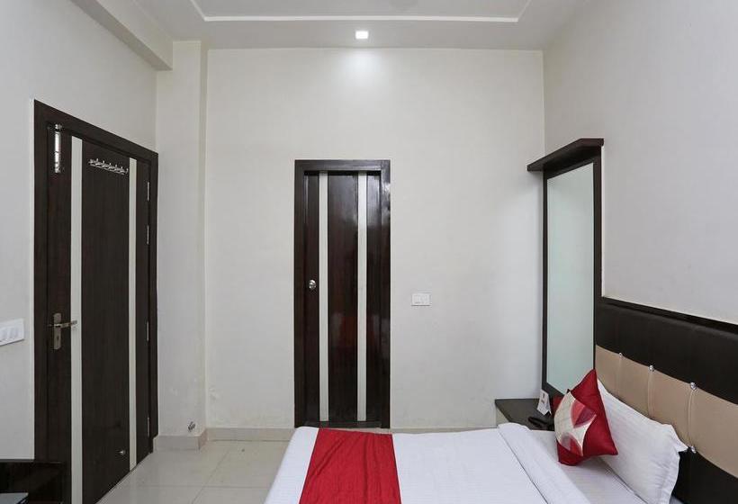 Hotel Oyo 13475 Kn Plaza 15