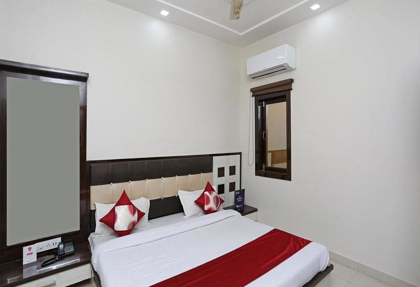 Hotel Oyo 13475 Kn Plaza 16