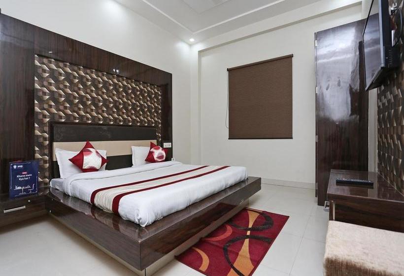 Hotel Oyo 13475 Kn Plaza 8