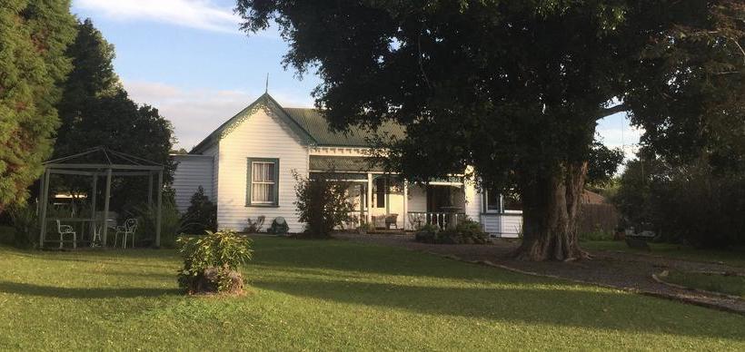 Bed and Breakfast Karamana Homestead