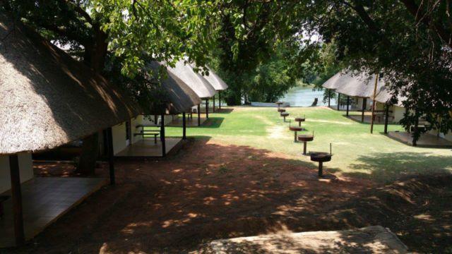 Smilin Thru Resort 11