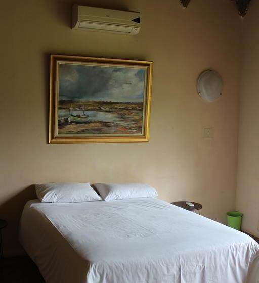 Smilin Thru Resort 12