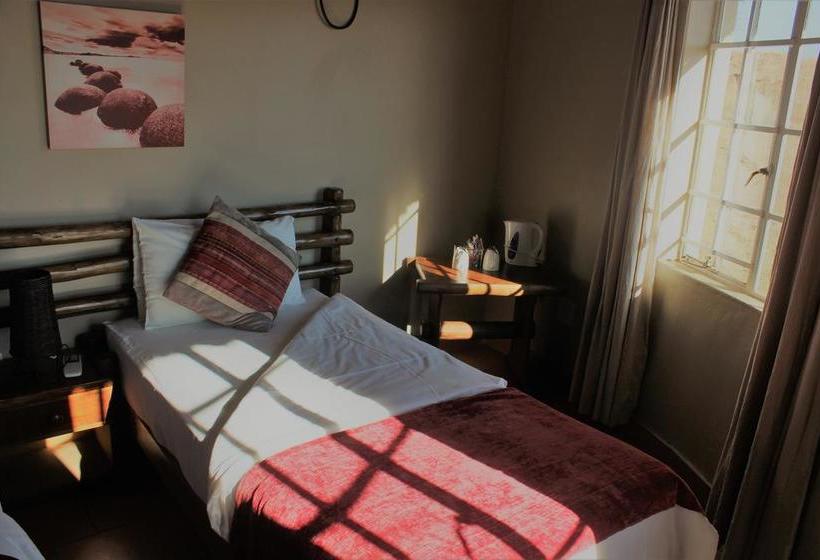 Smilin Thru Resort 13