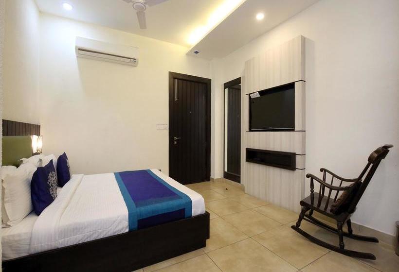 Hotel Oyo 9982 Near Bus Stand 1