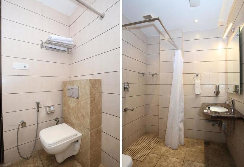 Hotel Oyo 9982 Near Bus Stand 12