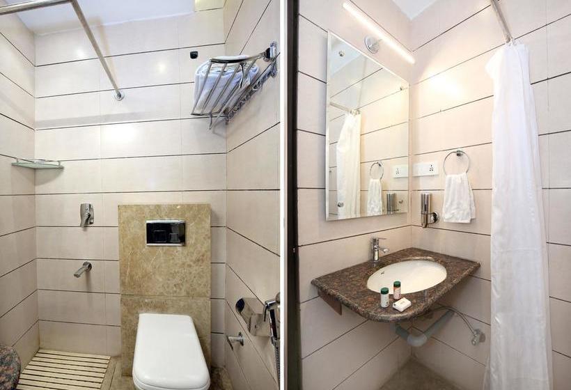 Hotel Oyo 9982 Near Bus Stand 20