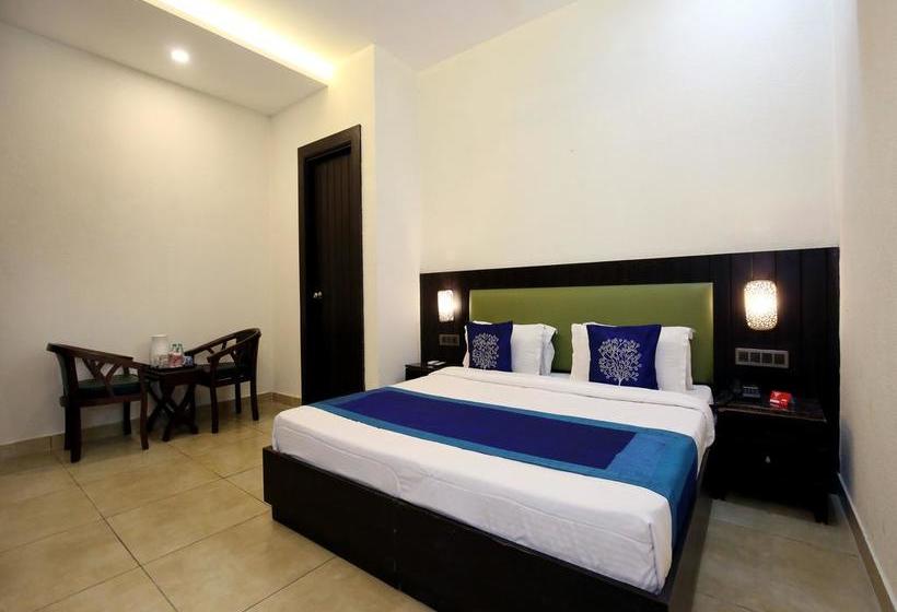 Hotel Oyo 9982 Near Bus Stand 3