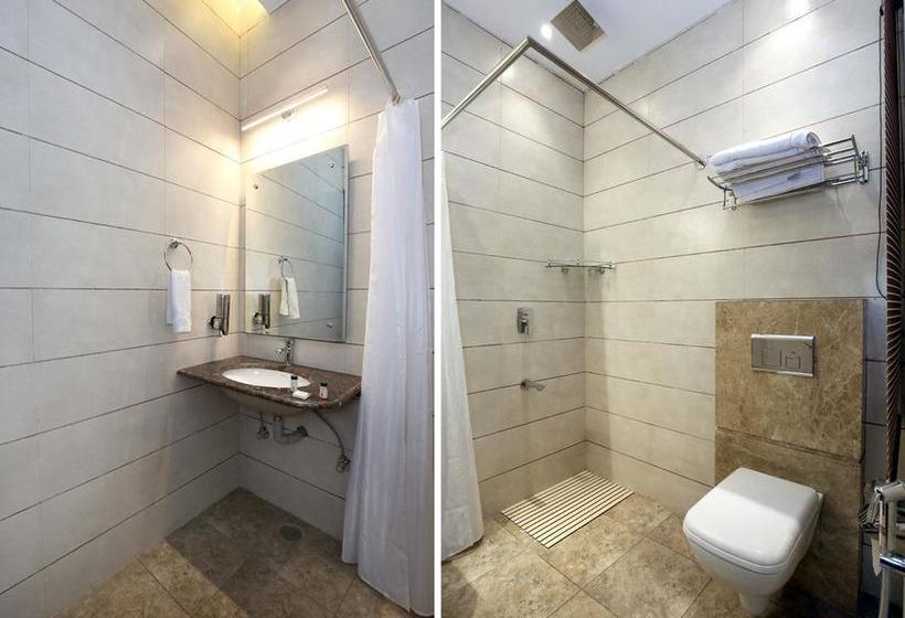 Hotel Oyo 9982 Near Bus Stand 4