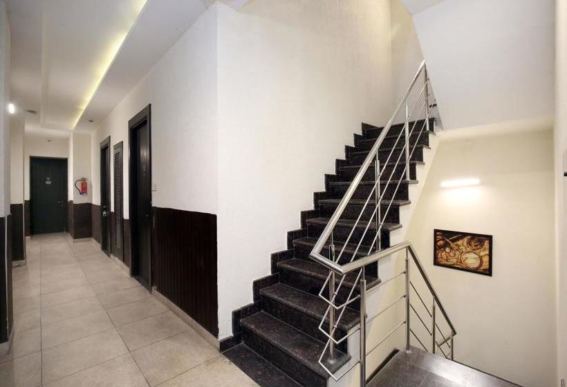 Hotel Oyo 9982 Near Bus Stand 5