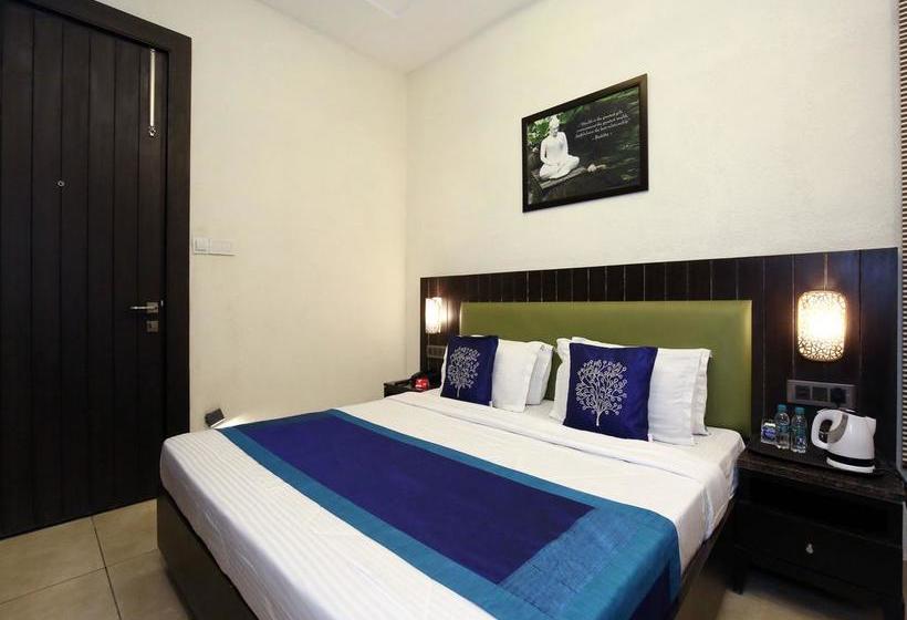 Hotel Oyo 9982 Near Bus Stand 9