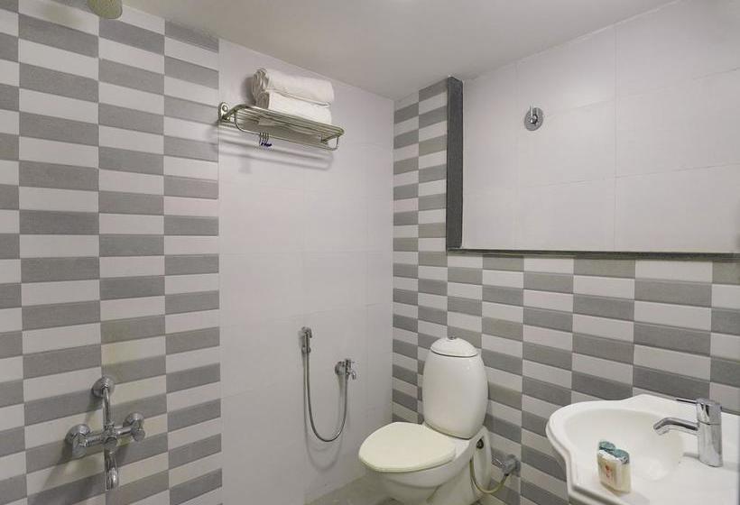 Hotel Oyo Flagship 321 Vastrapur Ahmedabad 18