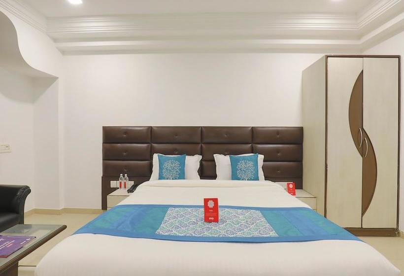 Hotel Oyo Flagship 321 Vastrapur Ahmedabad 8
