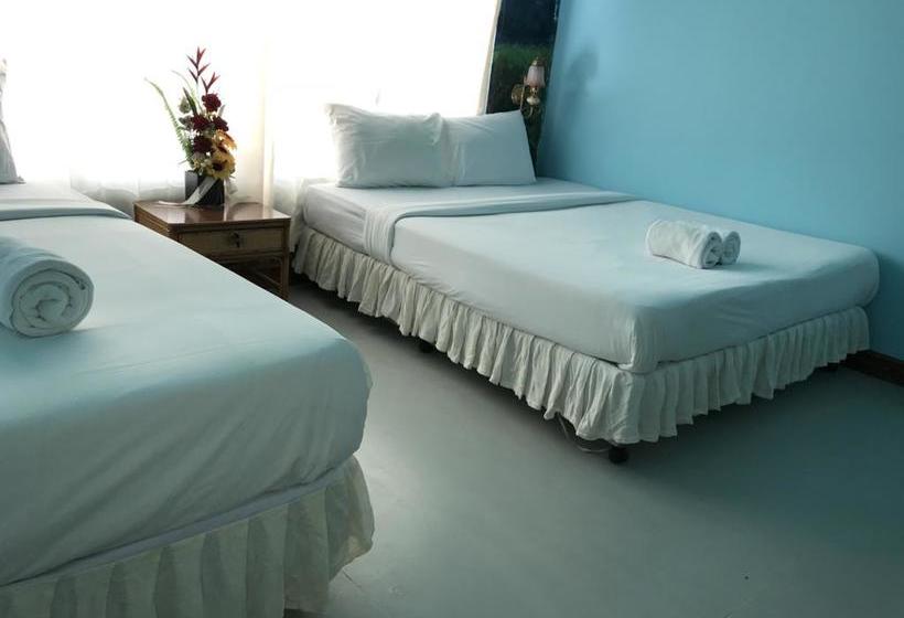 The Corner Transit Hostel 20