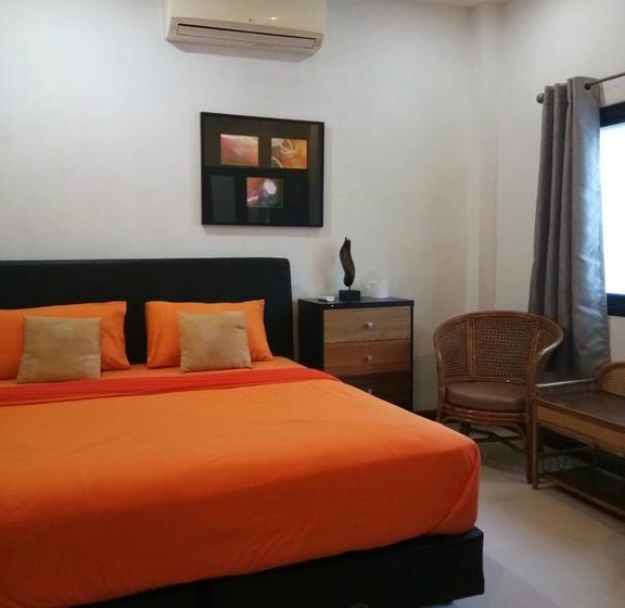 The Corner Transit Hostel 5