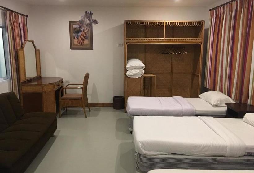 The Corner Transit Hostel 7