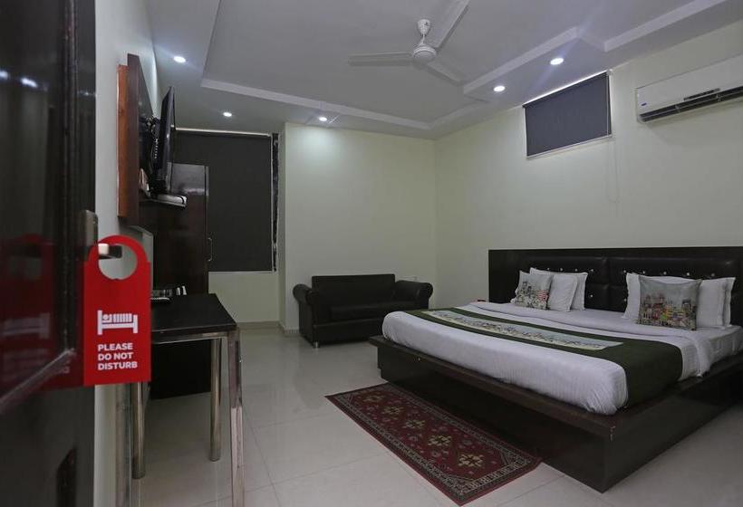 Oyo 9565 Hotel New Shiv Murti 2
