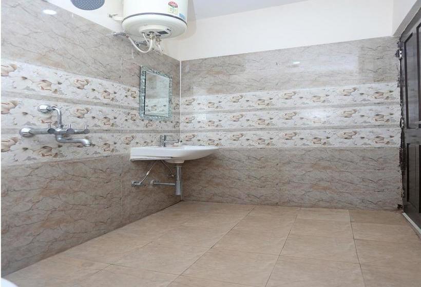 Oyo 9565 Hotel New Shiv Murti 7