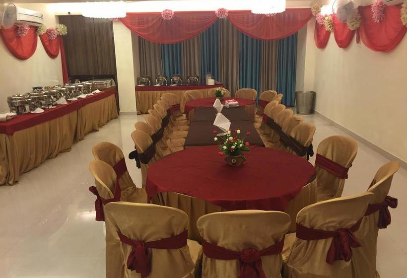Hotel Sandalwood Bhopal 18