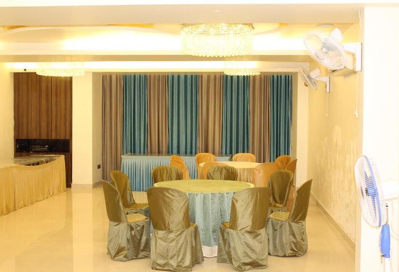 Hotel Sandalwood Bhopal 6