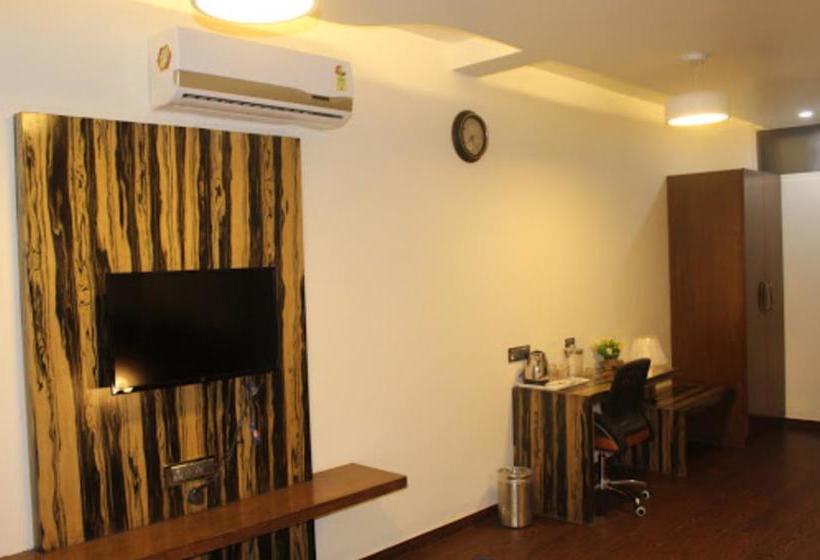Hotel Sandalwood Bhopal 9