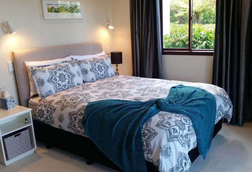 Coromandel Views Bed & Breakfast 10