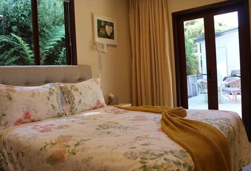 Coromandel Views Bed & Breakfast 13