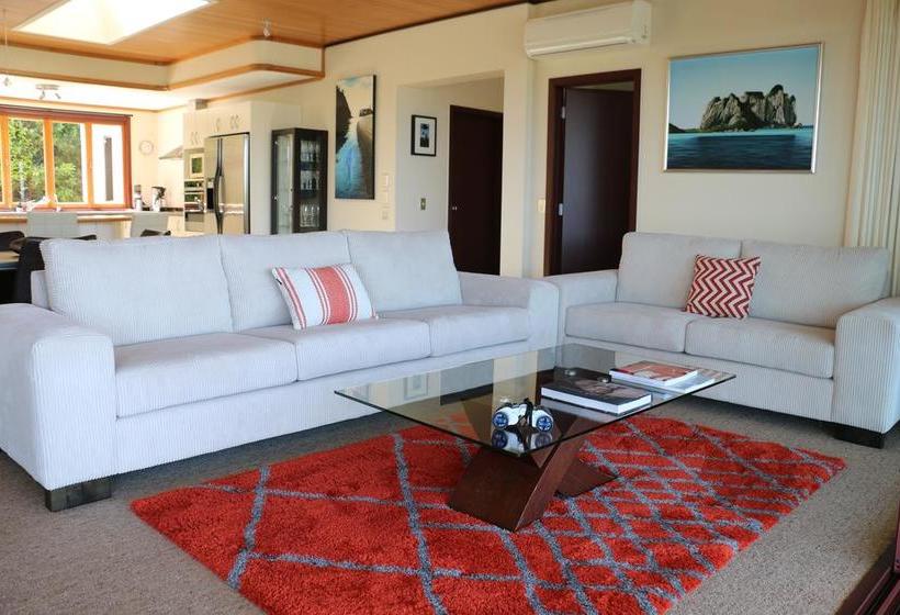 Coromandel Views Bed & Breakfast 6