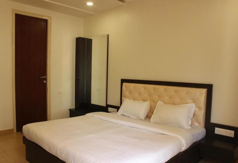 Hotel Oyo 9714 Home Pool View 1 Bhk Siolim 5