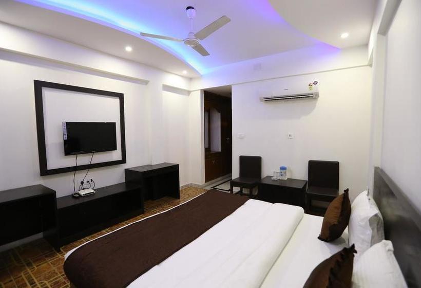 Oyo 8840 Hotel Namaskar 12