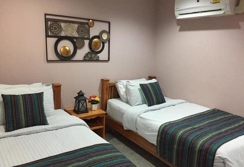 Resort Richmond Guesthouse Haad Rin 13