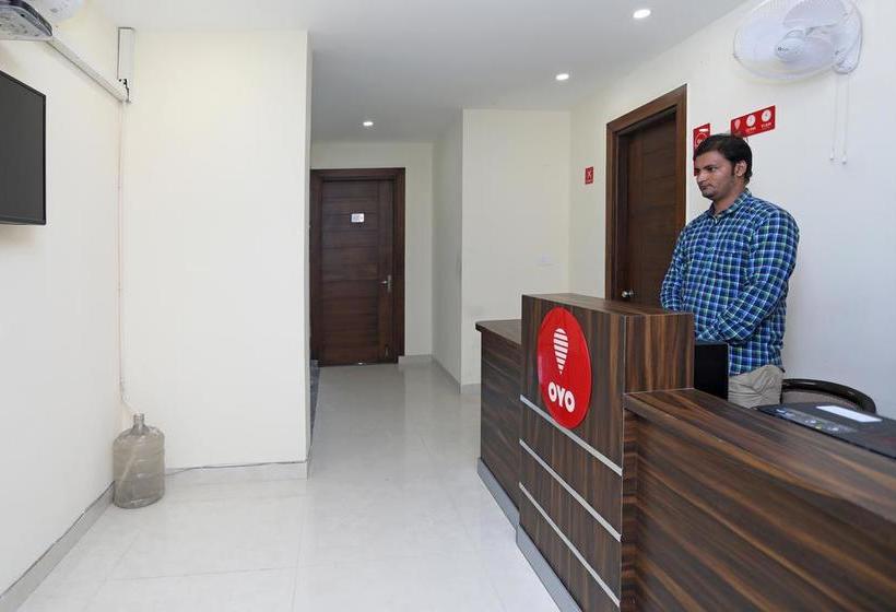 Oyo 9275 Hotel Royal Inn 10