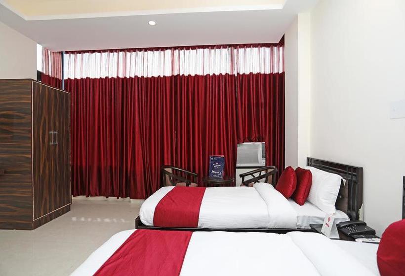 Oyo 9275 Hotel Royal Inn 12