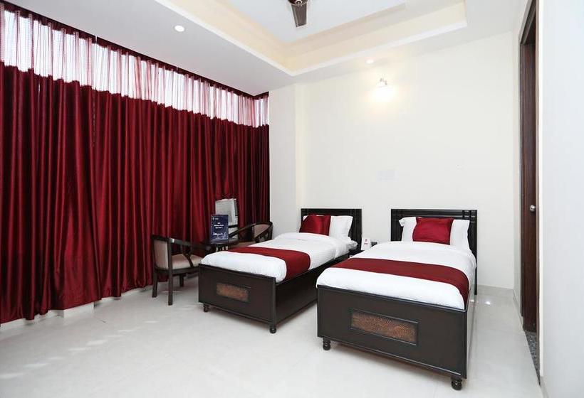 Oyo 9275 Hotel Royal Inn 2