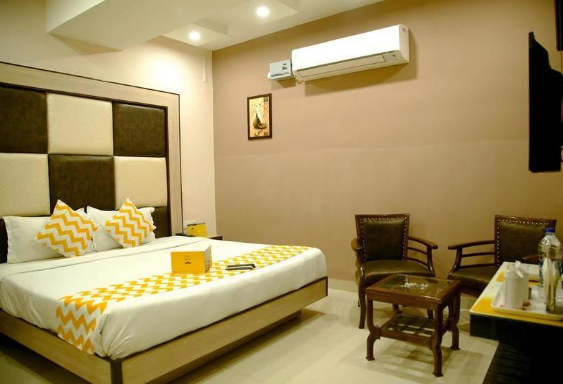 Fabhotel Purple Regency Zirakpur 13