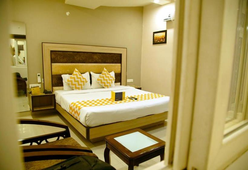 Fabhotel Purple Regency Zirakpur 14