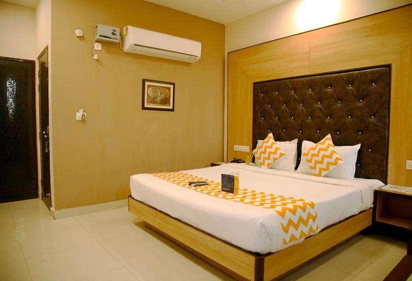 Fabhotel Purple Regency Zirakpur 15