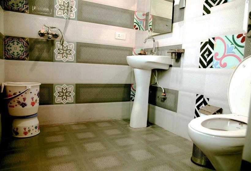 Fabhotel Purple Regency Zirakpur 19