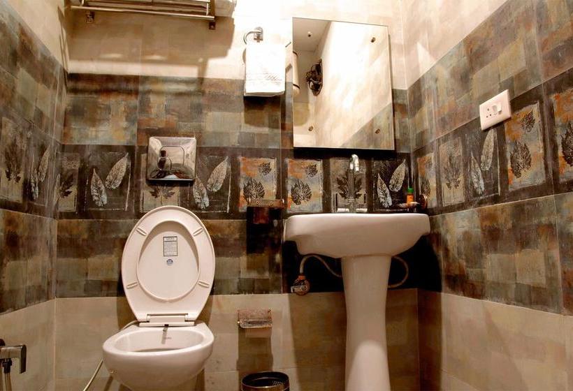 Fabhotel Purple Regency Zirakpur 20