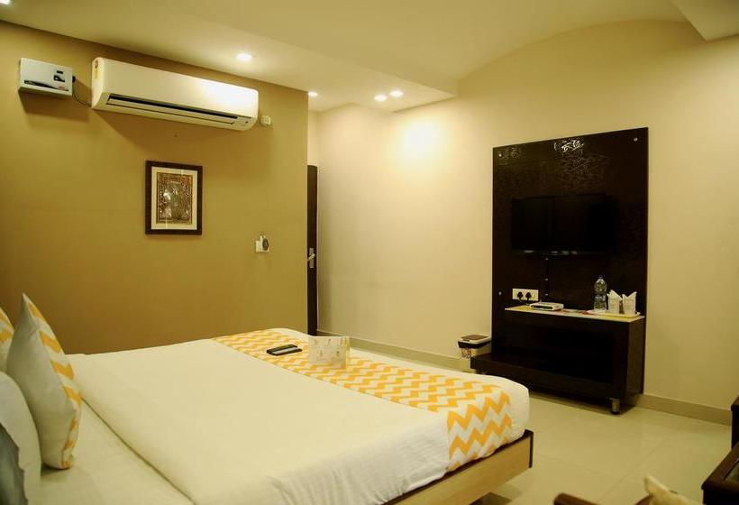 Fabhotel Purple Regency Zirakpur 7